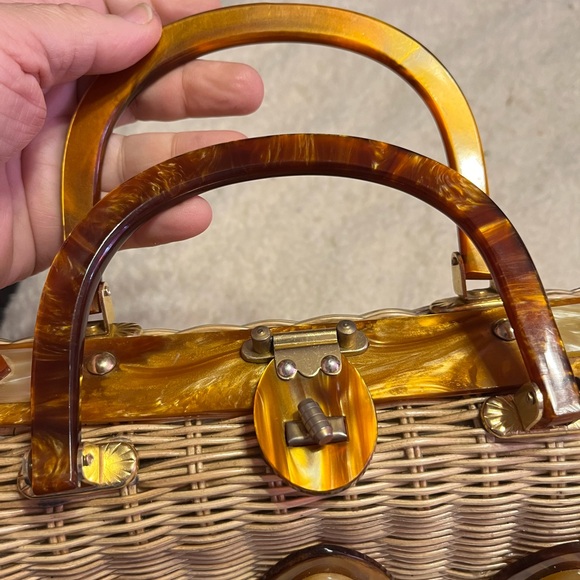 NOS Vintage Mid Century Wicker and Lucite bag British Hong Kong - Picture 7 of 14